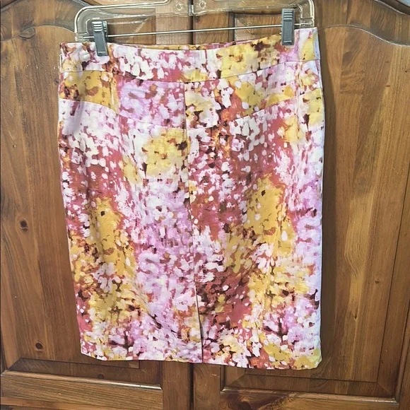 Ann Taylor Loft floral Pencil Skirt - Picture 3 of 3